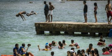 Autoridades alertan por nuevo Mar de Fondo en costas de Guerrero; se esperan olas de hasta 4 metros de altura