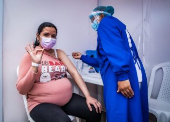 Avanza vacunación de menores en Nuevo León