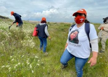 Colectivos buscan sin descanso en el cerro de Chiconautla