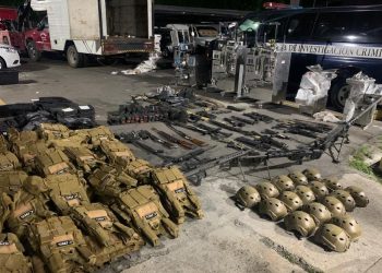 Decomisan arsenal en Tamaulipas; detienen a funcionarios