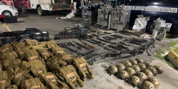 Decomisan arsenal en Tamaulipas; detienen a funcionarios