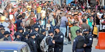 Haitianos buscan quedarse en México y conseguir trabajo tras ser rechazados de EU