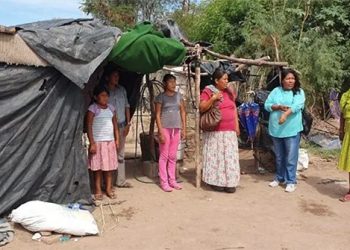 Indígenas de comunidad nahua, en Michoacán, protegen a tortuga golfina