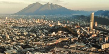 Nuevo León reduce restricciones contra Covid-19 en escuelas
