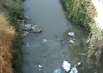 Río San Buenaventura se desborda tras fuertes lluvias en Xochimilco