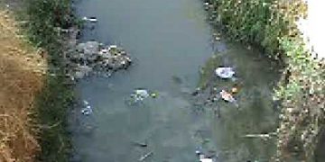 Río San Buenaventura se desborda tras fuertes lluvias en Xochimilco