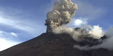 Volcán Popocatépetl vuelve a registrar explosión; genera columna con ceniza de mil 800 metros: VIDEO