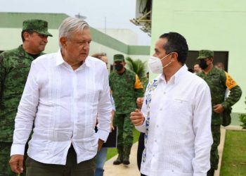 Carlos Joaquín supervisa mejora de vialidades en Playa del Carmen