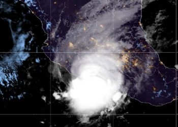 Huracán Rick minuto a minuto: El ciclón llega a categoría 2 y toca tierra en la costa del sur de Michoacán