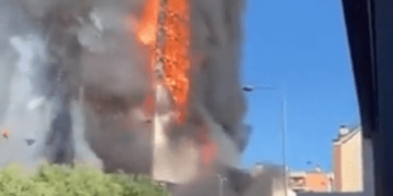 Incendio consume edificio en Lomas de Chamizal, Cuajimalpa: VIDEO