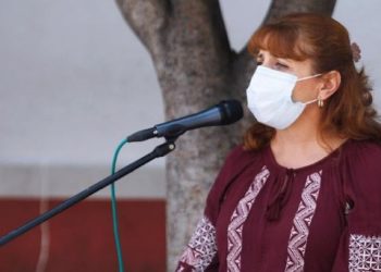 Judith Vanegas devela copón conmemorativo de la llegada del agua a Milpa Alta