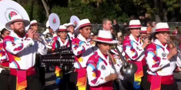 Miles disfrutan de fiesta cultural y gastronómica por Día de Muertos en Coyoacán