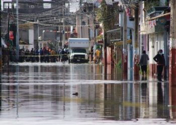 Pobladores de Ocoyoacac viven inundados desde hace 30 días