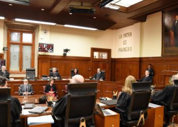 SCJN valida regulación de policías en manifestaciones