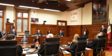 SCJN valida regulación de policías en manifestaciones