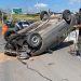 Volcadura de vehículo en Eje 3 Oriente deja dos heridos; afectaciones viales: VIDEO