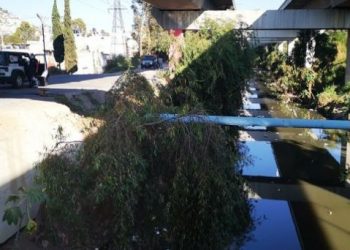 CDMX: Rescatan el cuerpo de un hombre en aguas negras del Río de los Remedios | VIDEOS