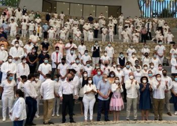 Insabi contrata a 359 médicos y enfermeras de Guerrero