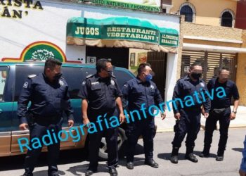 Policías de Acolman capturan a dos hombres a bordo de una moto tras espectacular persecución | VIDEO