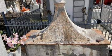 Rescatan sepulcro imperial del hijo de Agustín de Iturbide; tumba tiene 165 años de antigüedad