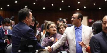 Roberto Valenzuela abandona al PAN en la Cámara de Diputados; ahora está con Morena