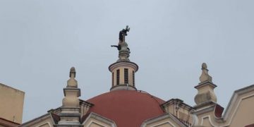 Veracruz: Joven intenta lanzarse desde la cúpula de una iglesia | VIDEO