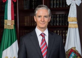 Alfredo del Mazo hace entrega del Salario rosa número 500 mil en Ecatepec