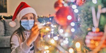¡Amarga navidad! Instalan en Veracruz árbol navideño con rostros de desaparecidos