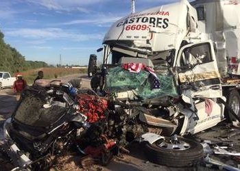 Choque de trailers deja 15 peregrinos heridos en la autopista México-Puebla | VIDEO