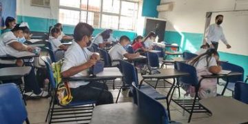 Docentes de Tamaulipas buscan vacunarse en Estados Unidos