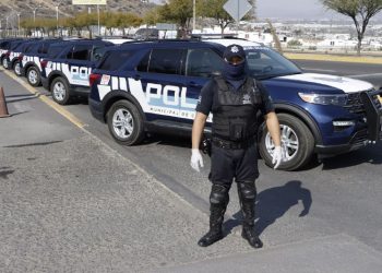 Entregan patrullas y uniformes a policías de Ahome en Sinaloa