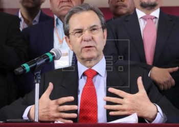 Exembajadores de México y EU piden ampliar fuerza laboral