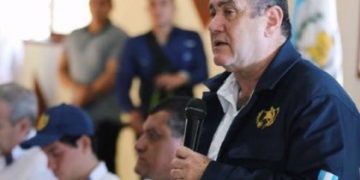 Guatemala asegura a migrantes asiáticos en límites de Chiapas