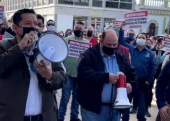 Integrantes del Cecyte en Sonora realizan plantón indefinido por falta de pagos