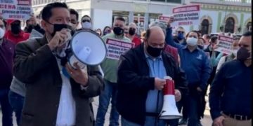 Integrantes del Cecyte en Sonora realizan plantón indefinido por falta de pagos
