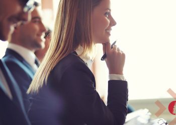Jóvenes con maestrías y doctorados se ven obligados a aceptar trabajos mal pagados