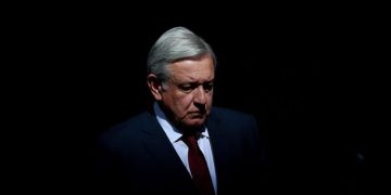 López Obrador desaprueba autodefensas en Michoacán