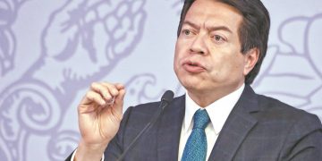 Mario Delgado pide hacer juicio político contra consejeros del INE por congelar la revocación