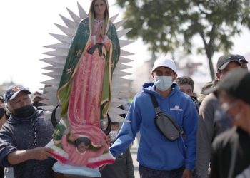 Peregrinos llegan a santuarios de Nayarit para festejar a la Virgen de Guadalupe