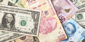 Peso cae ante quetzal, la moneda oficial en Guatemala