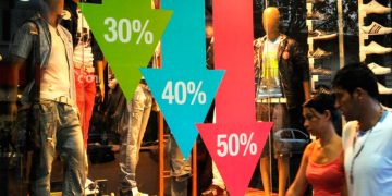 Ventas de comercios informales se reactivan con el Día de la Virgen de Guadalupe