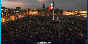 Zócalo desbordado: Asistentes pierden miedo al COVID-19 en AMLOFest