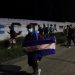 Cientos de migrantes irrumpen a Guatemala; autoridades los interceptan