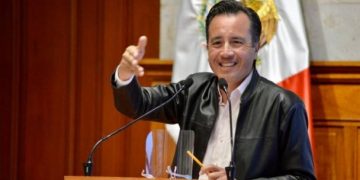 Cuitláhuac García derogará delito de ultrajes a la autoridad en Veracruz