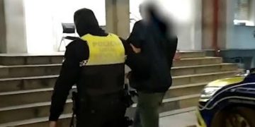 Detienen a dos hombres por su presunta participación en balacera en un hotel