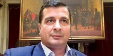 Diputado propone incrementar impuesto ambiental a turistas en Cancún