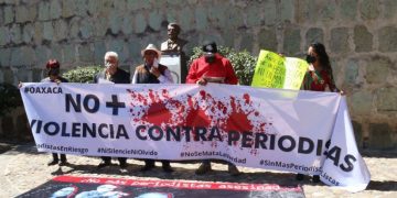 Periodista oaxaqueño fue atacado a balazos; pudo repeler el ataque junto con sus escoltas