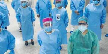Personal de salud debe estar protegido contra COVID-19 para garantizar atención óptima, asegura experto