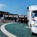 Polleros usaban tráiler robado para transportar a 334 migrantes en Veracruz