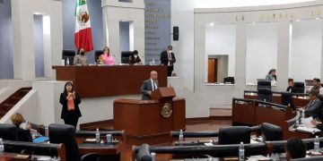 Diputados rechazan traslado de La Huasteca a Monterrey; amagan con amarrarse a las máquinas
